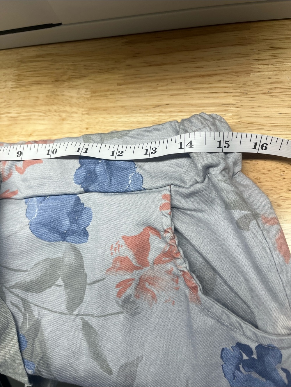 Made In Italy Light Gray Floral Pull On Pants - Picture 10 of 14